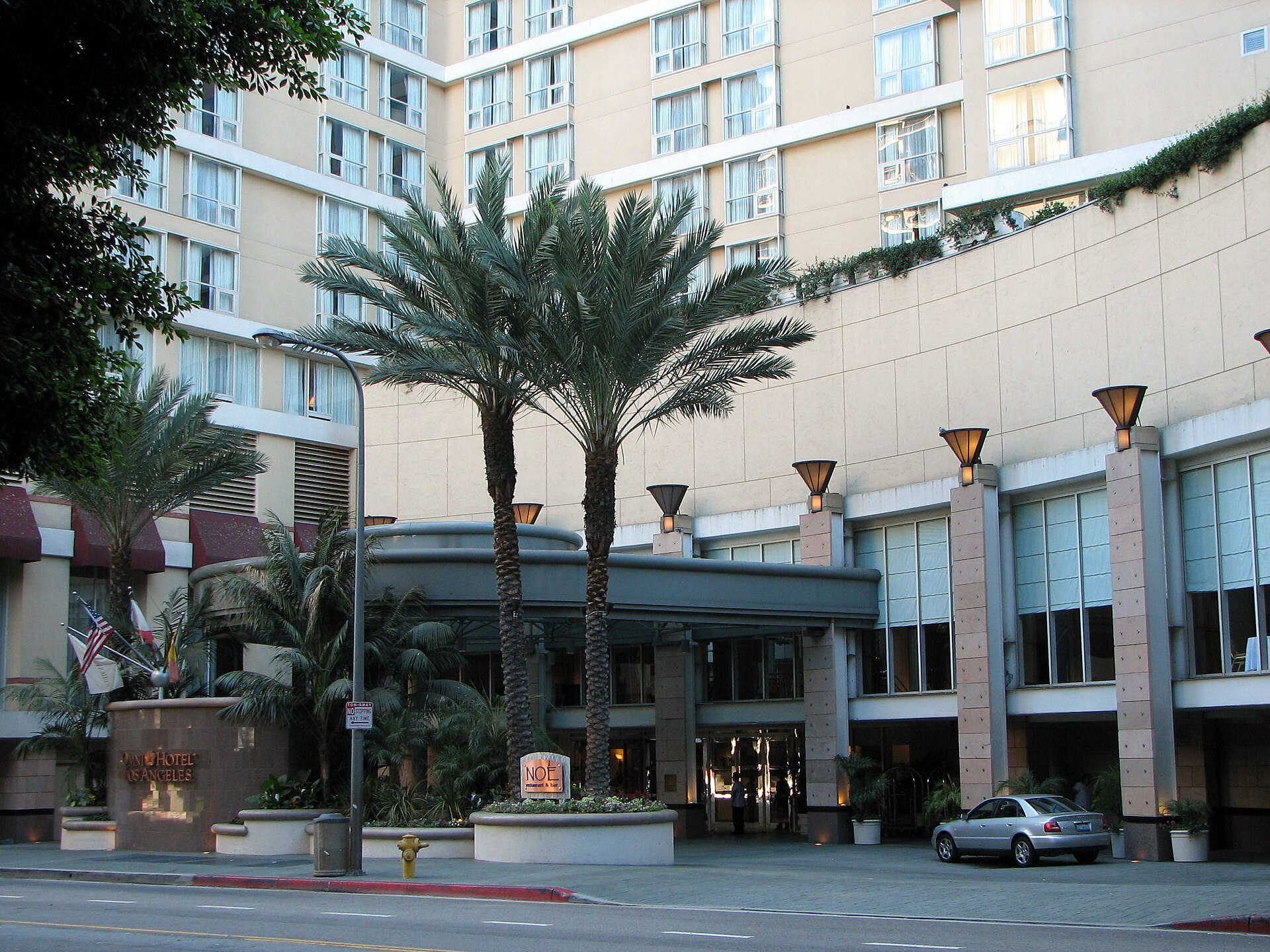 Omni Los Angeles Hotel at California Plaza